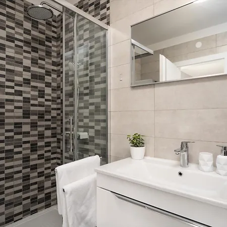 Apartament Vala *